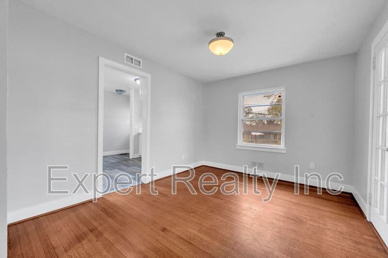 Birmingham House: 1025 45th Street Ensley
