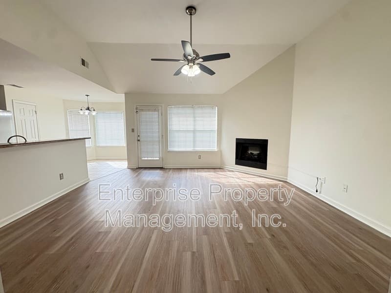 Cordova House: 7125 Showboat Ln