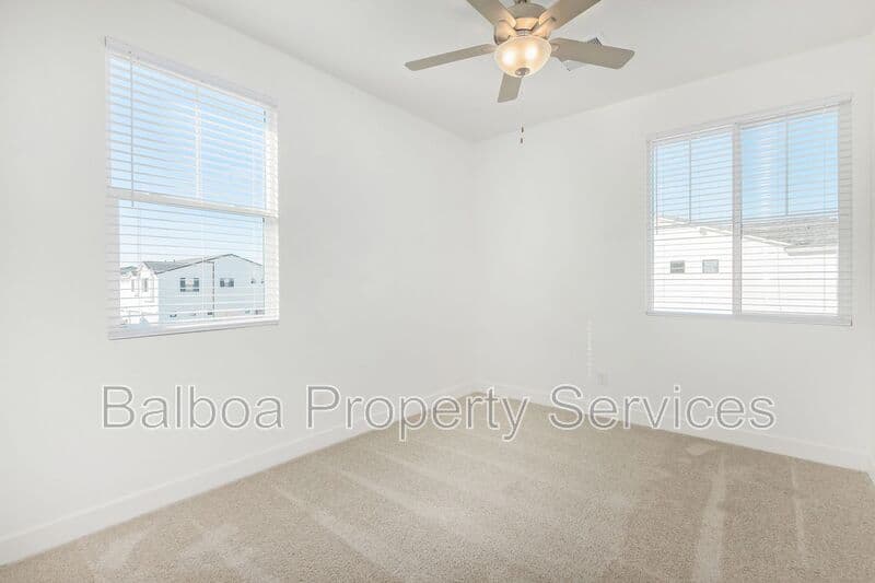 Mesa Townhome: 3230 E Thomas Rd