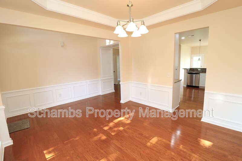 Raleigh House: 12554 Honeychurch St