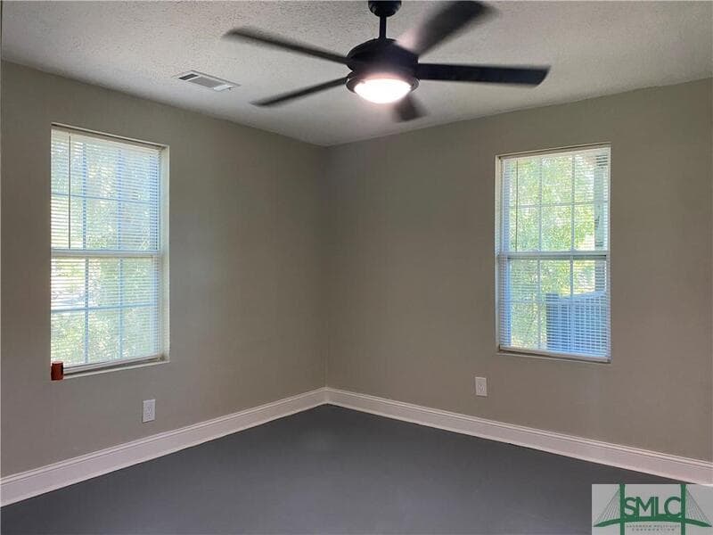 Savannah Condo: 1000 West 53rd Street - Lower Unit