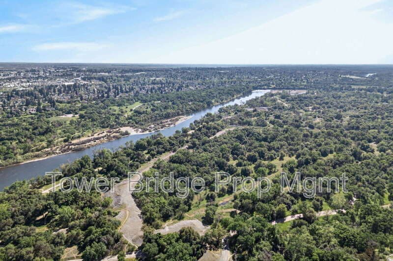 Fair Oaks House: 3937 Orangewood Dr