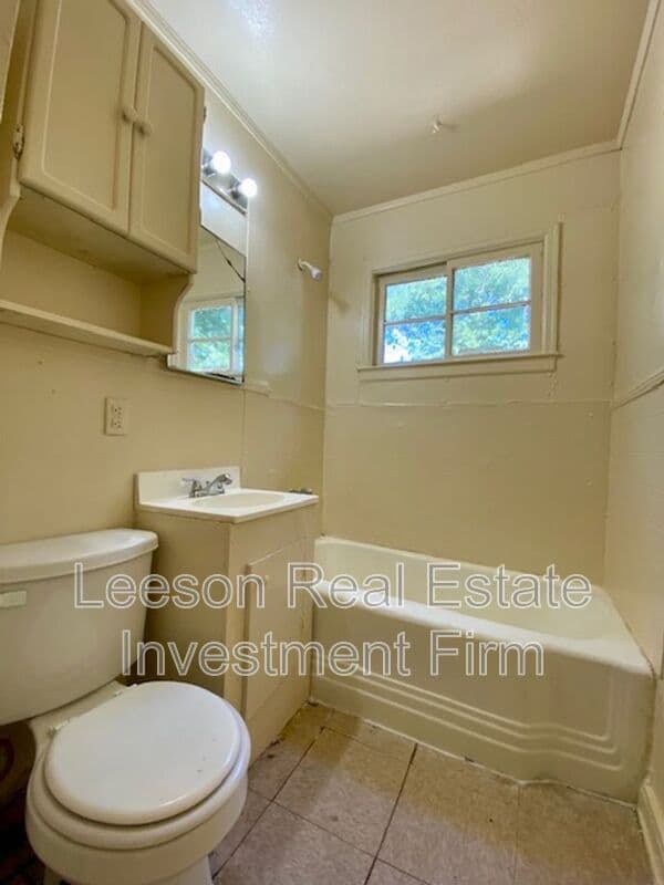 SHREVEPORT House: 3020 Conmar St.