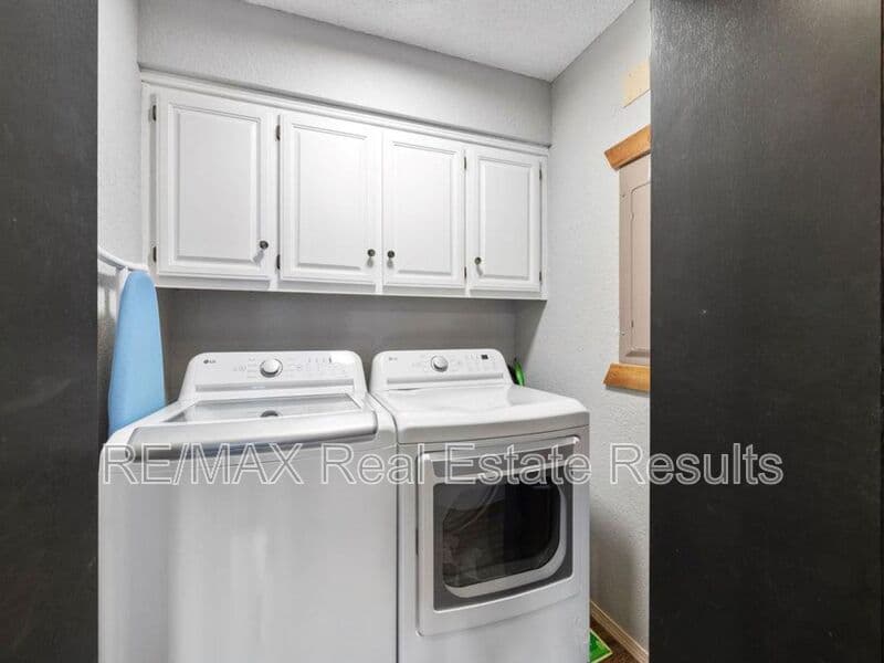 Bella Vista House: 13 Cumbrian Dr