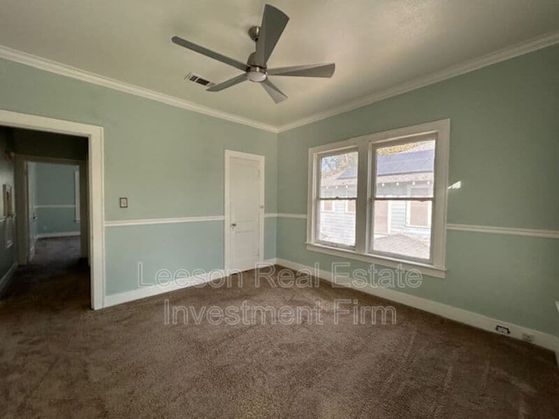 Shreveport House: 322 College St