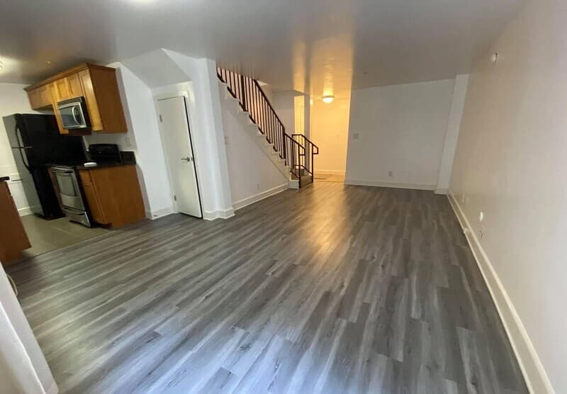 Los Angeles Condo: 10982 Roebling Ave