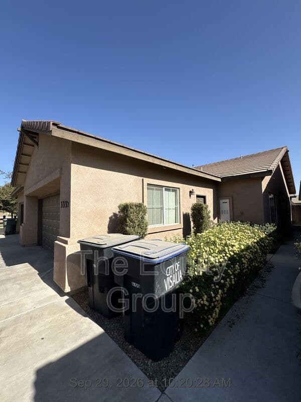 Visalia House: 3332 South Villa Street
