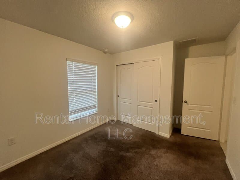 St. Cloud House: 3201 Sweet Acres Pl