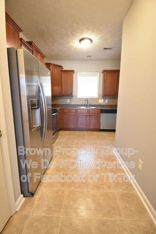 Fayetteville House: 4840 Headwind Drive