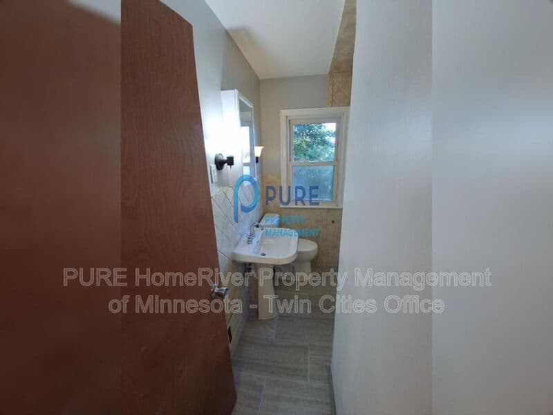 Saint Paul House: 793 Lake St