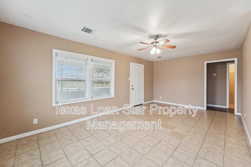 Houston House: 1107 Defender Street