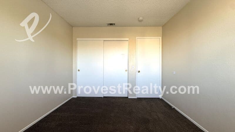 Victorville House: 14601 Pony Trail Rd