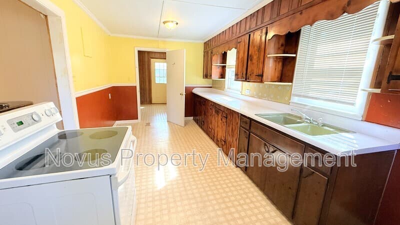 Tallapoosa House: 126 Kiker Street