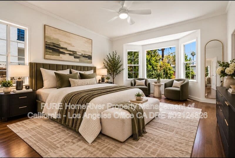 Los Angeles House: 1534 Hayworth Ave