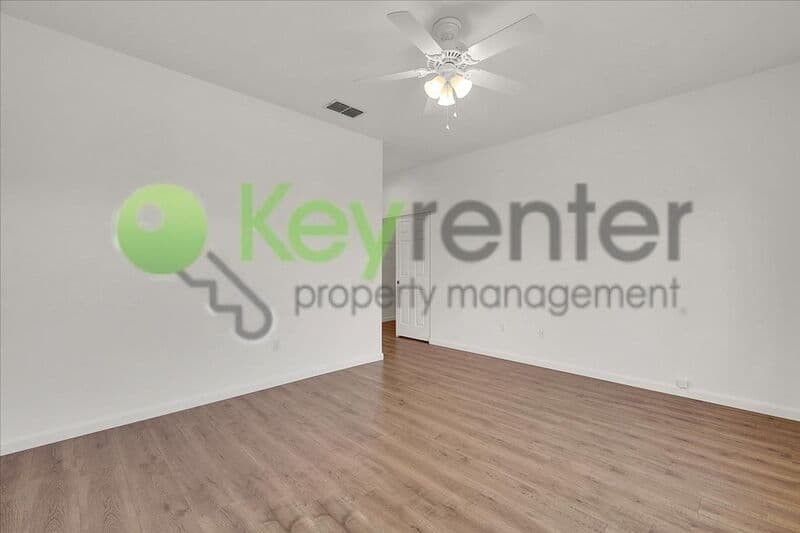 Lincoln House: 2532 Woodacre Lane