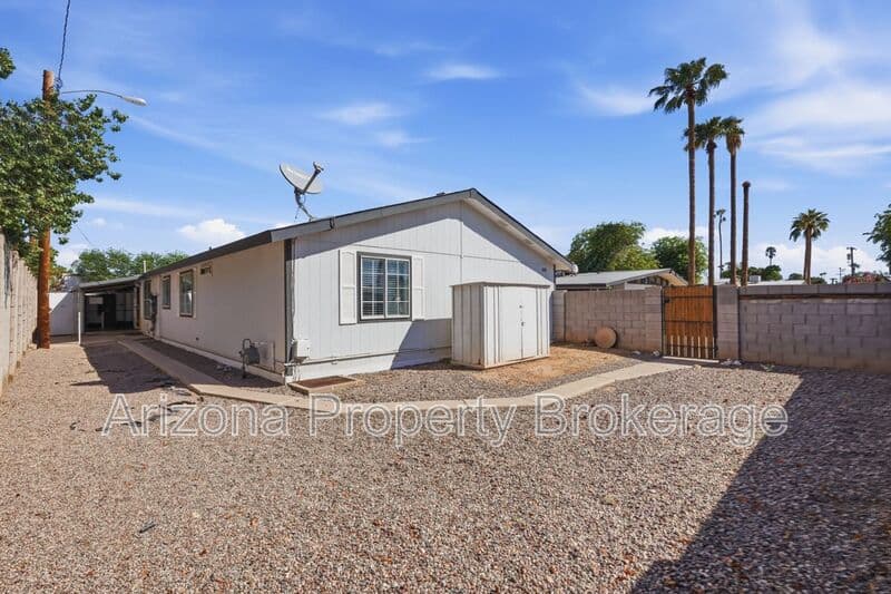 Phoenix House: 2102 E. Fairmount Ave.