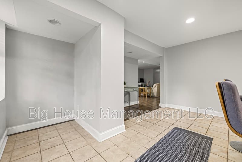 Sterling House: 47284 Grandview Pl