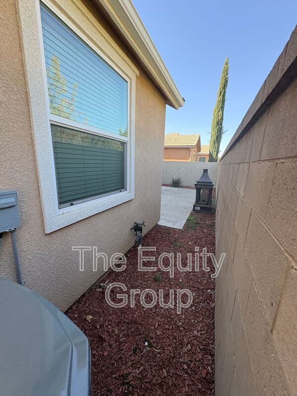Clovis House: 3461 Alcove Way