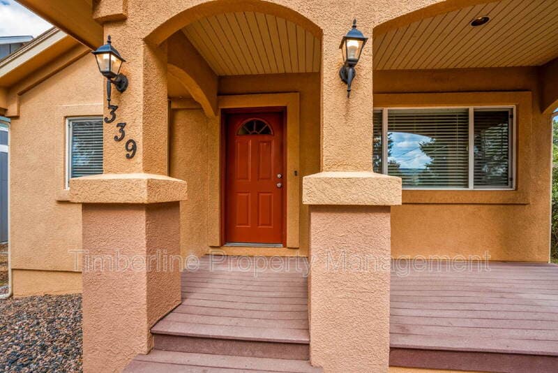Monument House: 339 Fourth Street