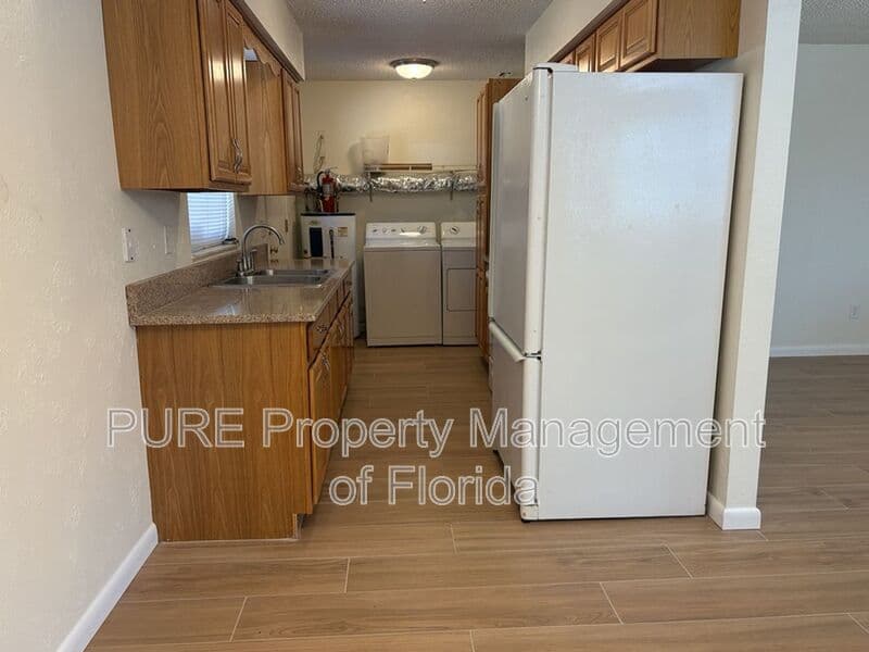 Ocala House: 6807 NW 62nd Place