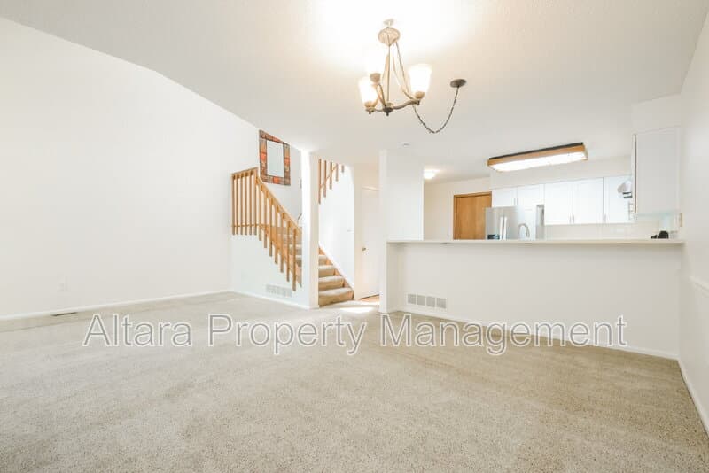 Aurora Townhome: 10041 E Mexico Ave
