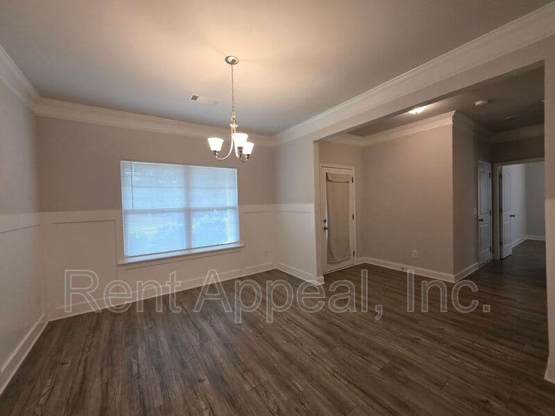 Hoschton House: 970 Laurel Cove Dr