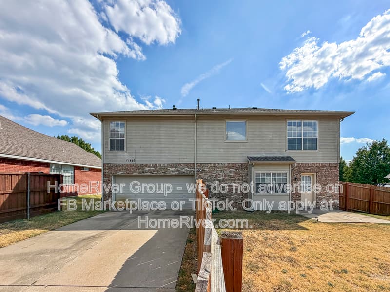 Frisco House: 11410 Promenade Rd