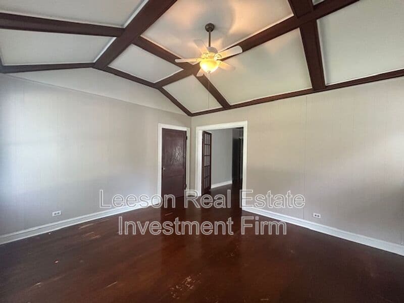 Shreveport House: 3349 Alexander Ave