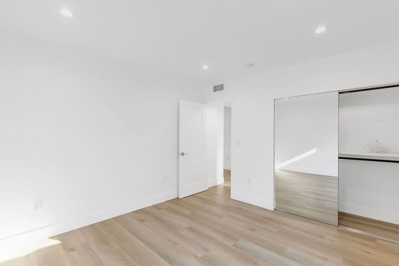 Los Angeles Condo: 8355 Blackburn Ave