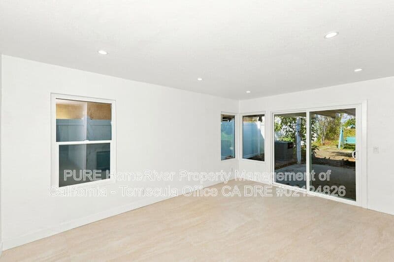 Temecula House: 27498 Rosebay Ct