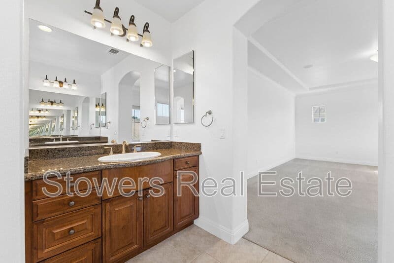 Danville House: 310 La Spezia