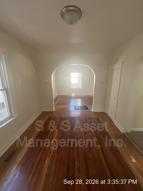 Lansing House: 1516 Vine Street