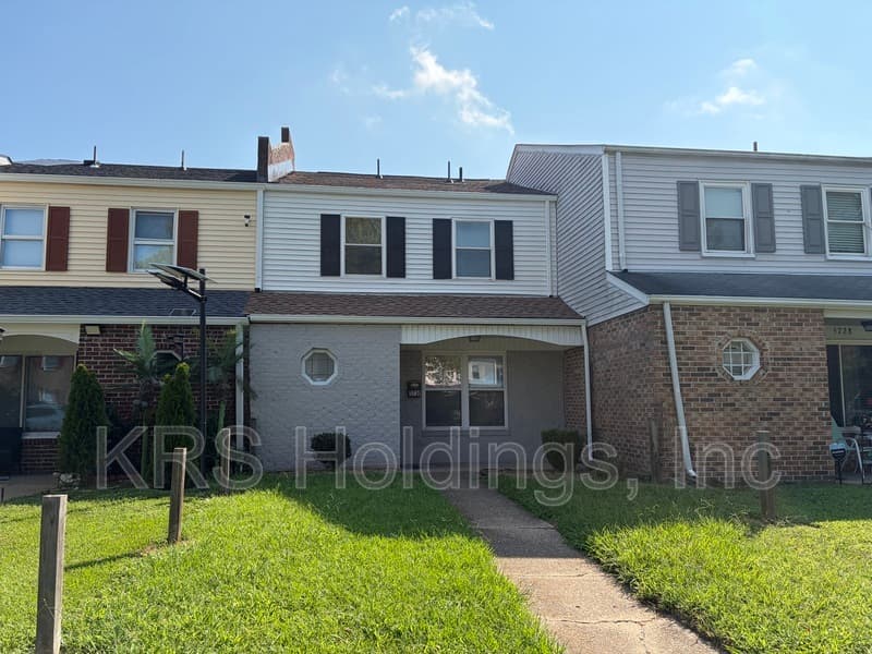 Virginia Beach Townhome: 5730 E. Hastings Arch