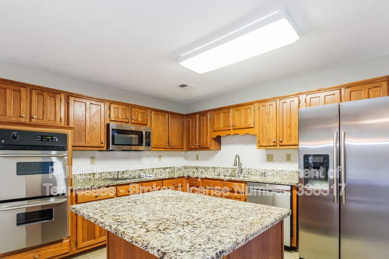 Cordova House: 8787 Dewberry Ln