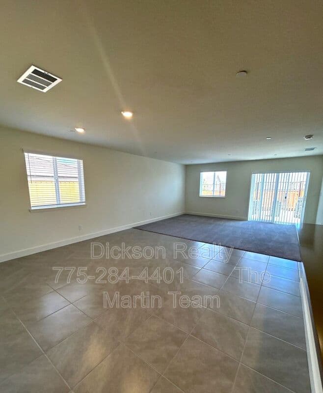 Sparks House: 963 Cascade Range Drive