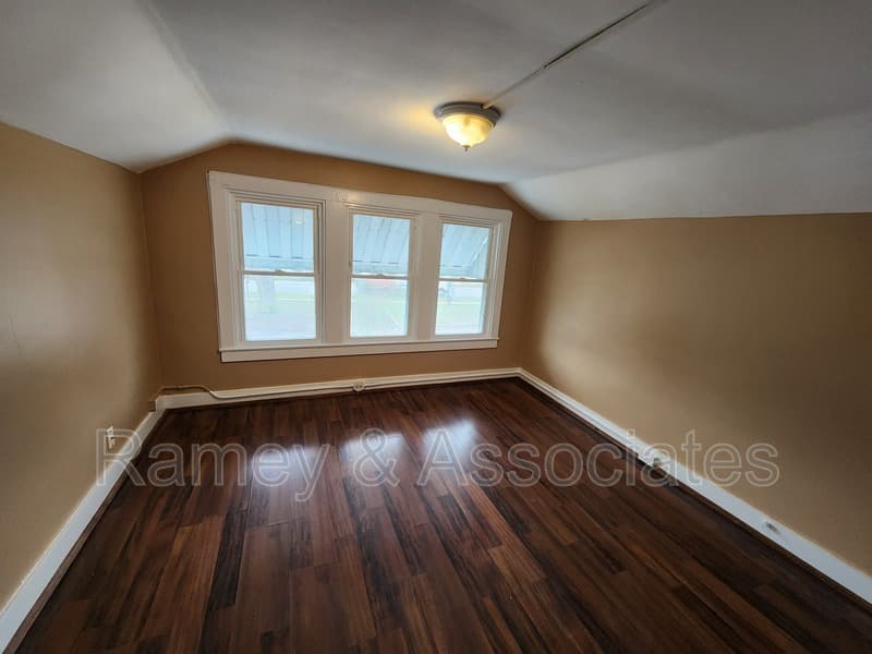 Louisville House: 3635 Taylor Blvd