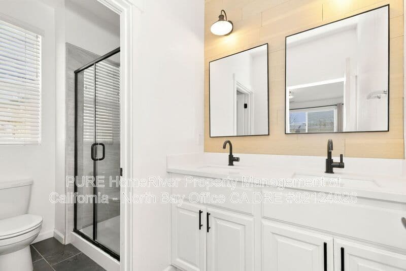 Santa Rosa Townhome: 511 Boyd St