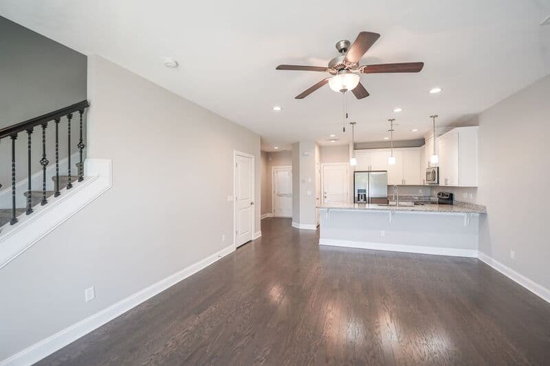 Richmond Hill House: 160 Lake Lily Drive