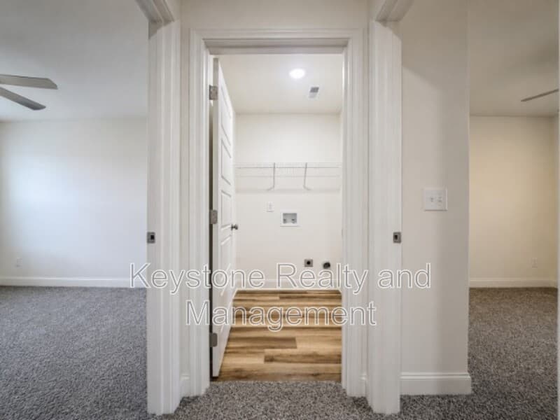 Clarksville Apartment: 919 Martin Street