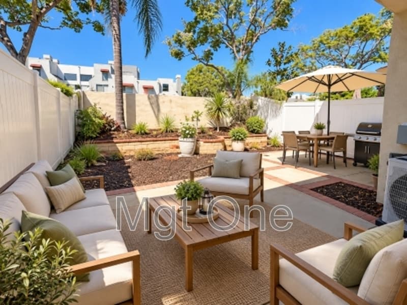 Mission Viejo House: 27721 Berwick