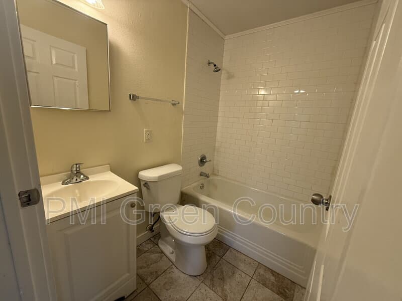 Tulsa House: 621 E Latimer Ct