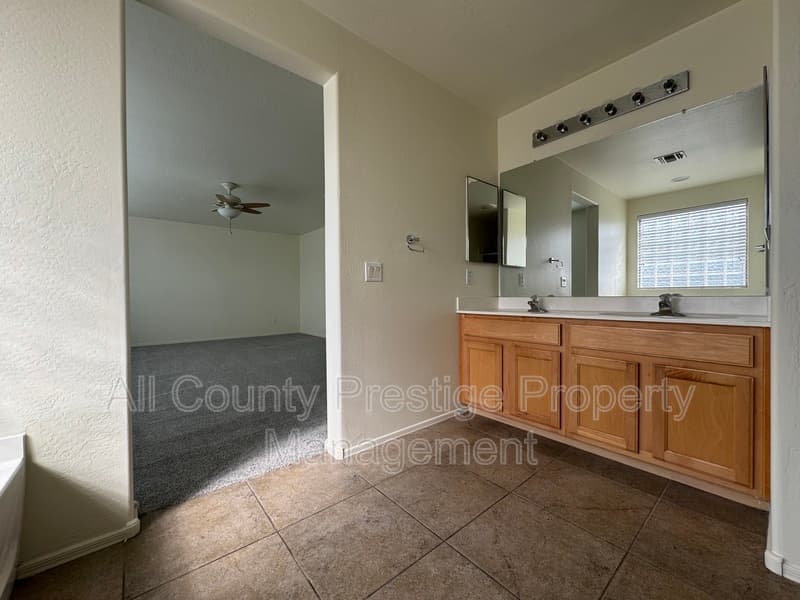 Laveen House: 6859 W Darrel Road