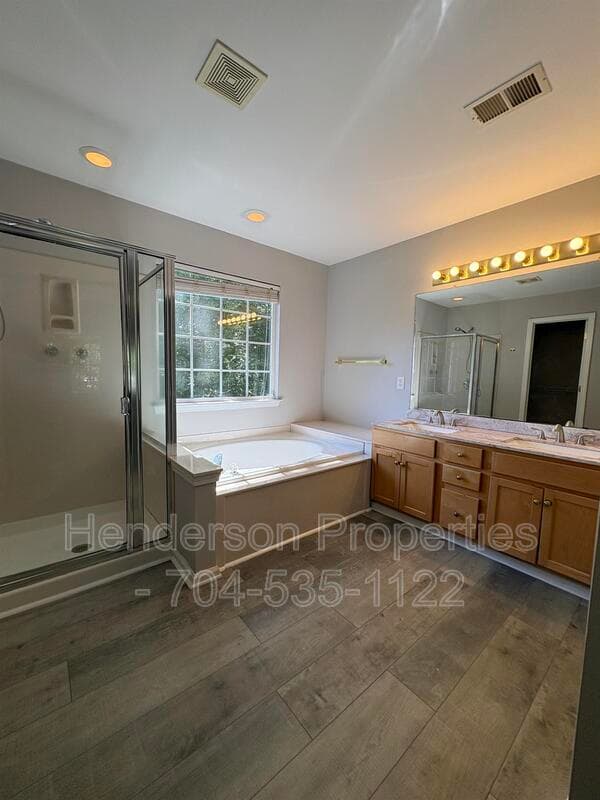 Charlotte House: 8702 Huntland Court