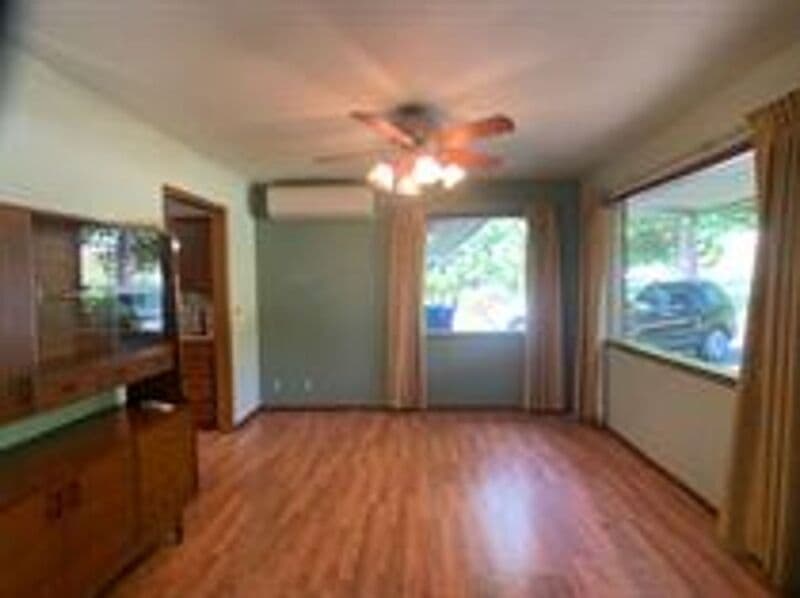 Lake Stevens House: 603 South Davies Road