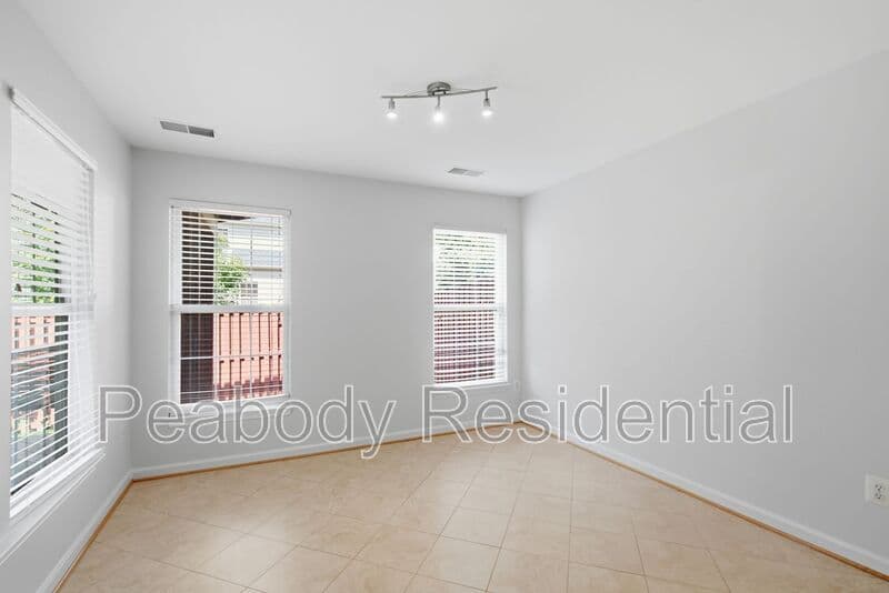 Sterling House: 46670 Cavendish Sq