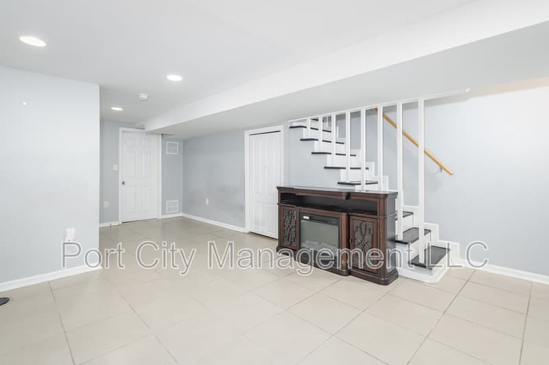 Dundalk Condo: 744 Aldworth Road