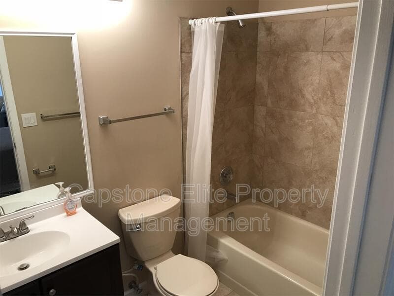 Newark Condo: Society Hill Quad - Standard Room