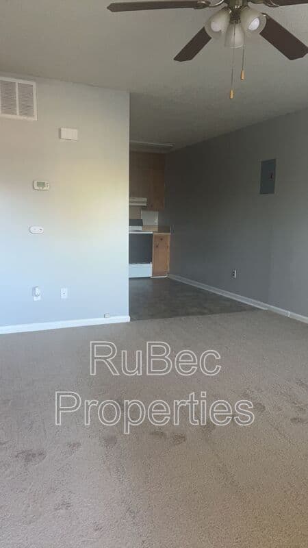 Gastonia Condo: 472 S King St