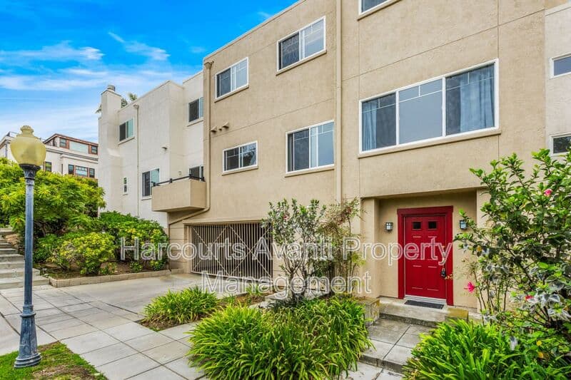 San Diego House: 1352 24th Street