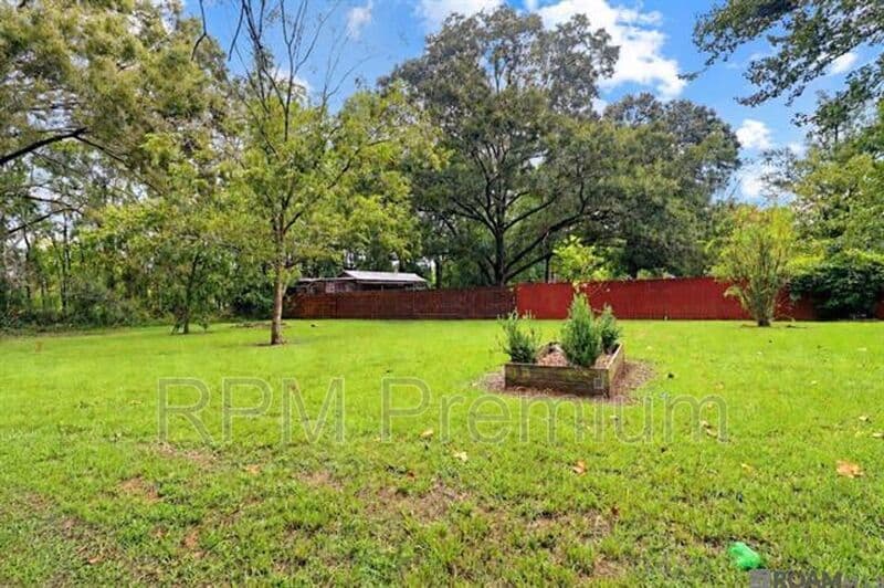 Denham Springs House: 26137 Vincent Dr